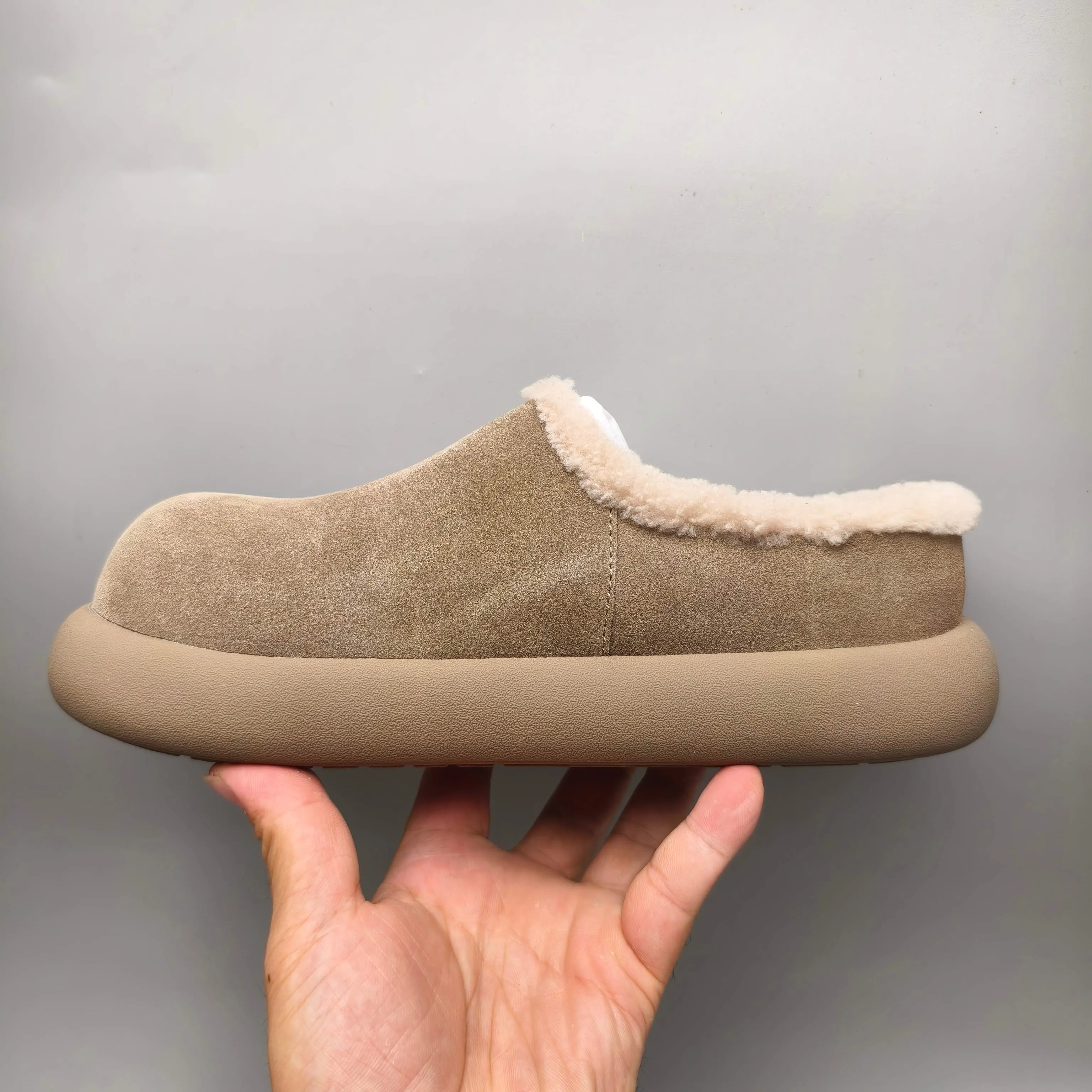 💰480 UGG sheepskin all-in-one snow boots 6088 UGG sheepskin all-in-one snow boots slip-on home shoes potato thick-soled women's shoes color: maroon antelope brown sand chocolate matching code: 35-40